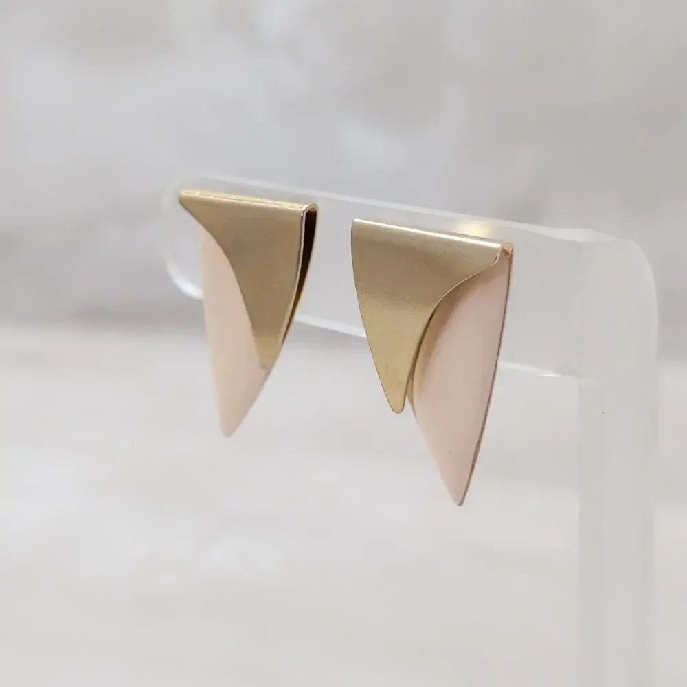 Vintage Clip On Earrings Gold Tone & Cream 1.25